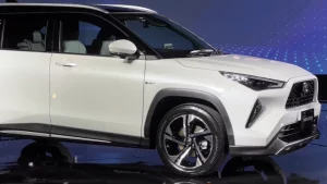Kelebihan Mobil Toyota Yaris Cross 2022 samping